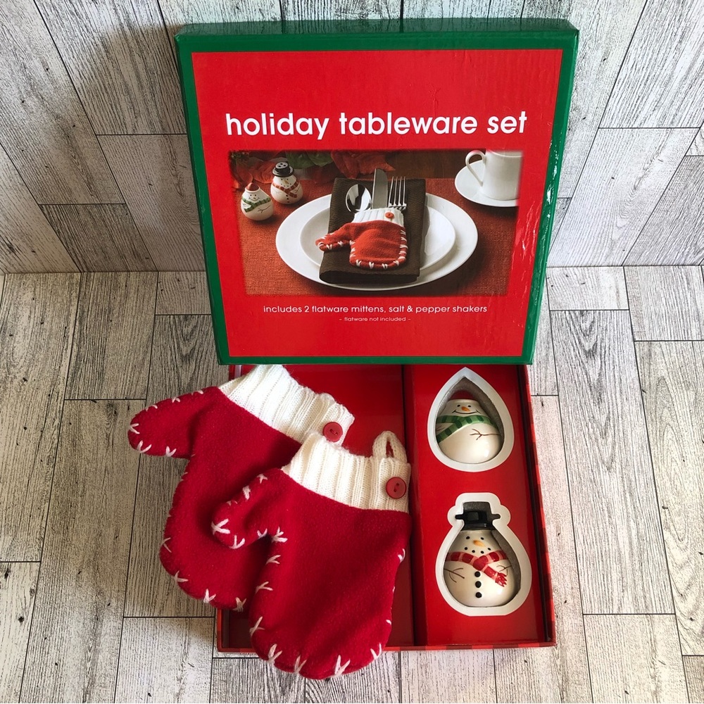 CIB Holiday Tablewear Set Snowmen Salt & Pepper Shakers and 2 Flateware Mittens